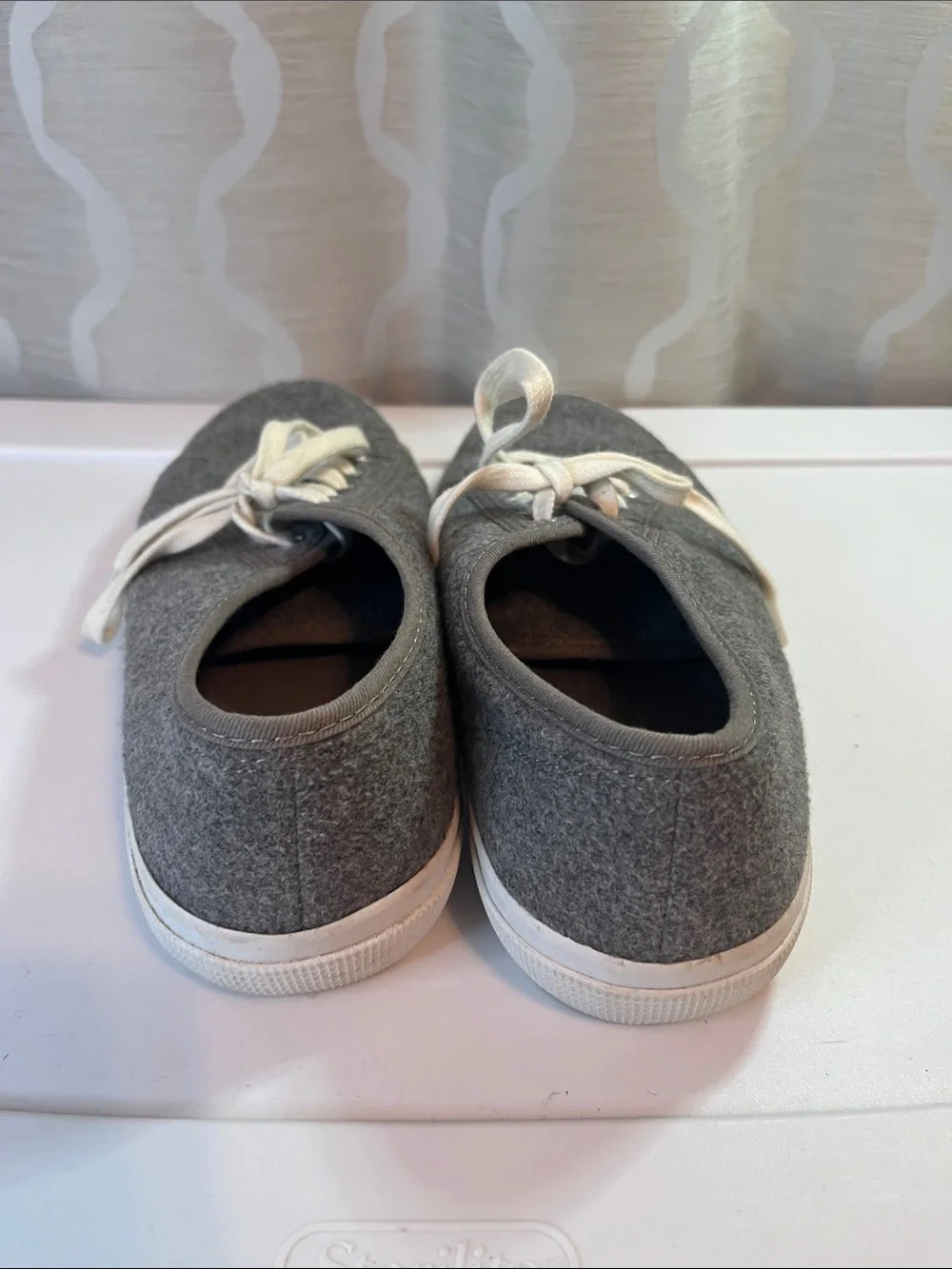 Old Navy Low Top Canvas Sneakers Gray Size 9